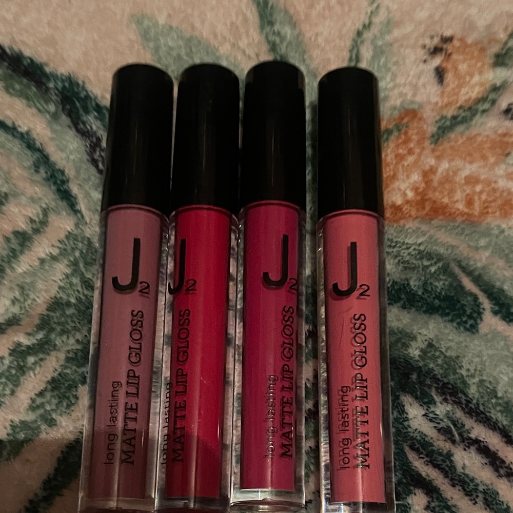 Long Lasting Matte 4 Lip Gloss Set -